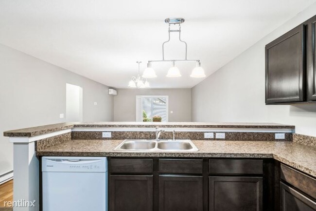 Building Photo - 3 br, 2 bath Condo - 1249 Terrace DR