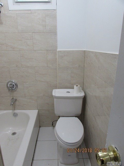Foto del edificio - 103-11 Metropolitan Ave