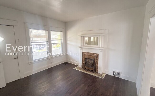 Foto del edificio - 3353 E 132nd St