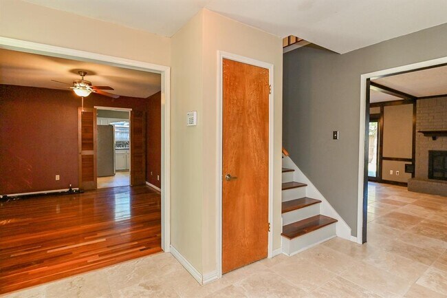Foto del edificio - 3518 Glenn Lakes Ln