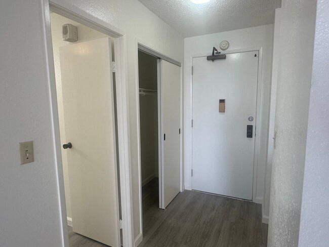 Foto del edificio - Kukui Plaza 1 Bedroom, 1 Bathroom, 1 Parki...