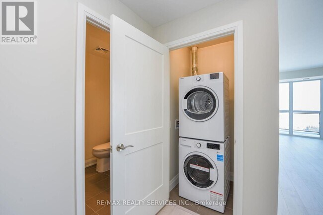 Building Photo - 15 Lynch St