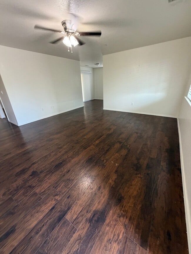 Building Photo - 1501 Arnold Ct