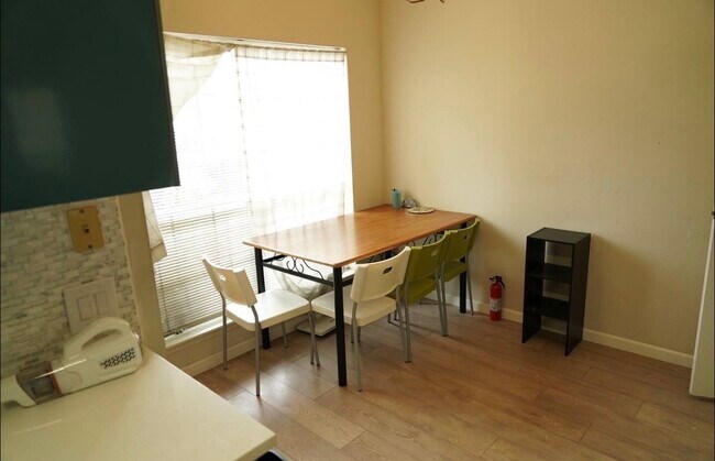 Foto del edificio - 7575 Cambridge St