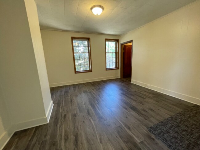 Foto del edificio - 507 E 8th St
