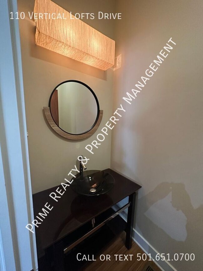 Building Photo - 110 Vertical Lofts Dr