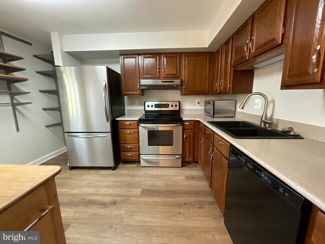 Foto del edificio - 6826 Deer Spring Ct
