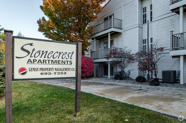 Building Photo - Stonecrest