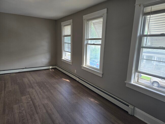 Foto del edificio - 450 Hall Ave