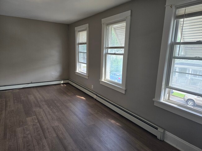 Building Photo - 450 Hall Ave