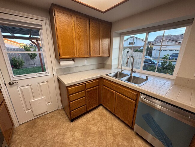 Foto del edificio - 2 Bedroom Ranch Style Home in RANCHO SAN DIEGO