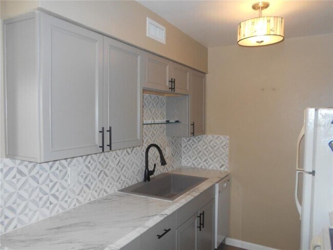 Foto del edificio - 5771 Peregrine Ave