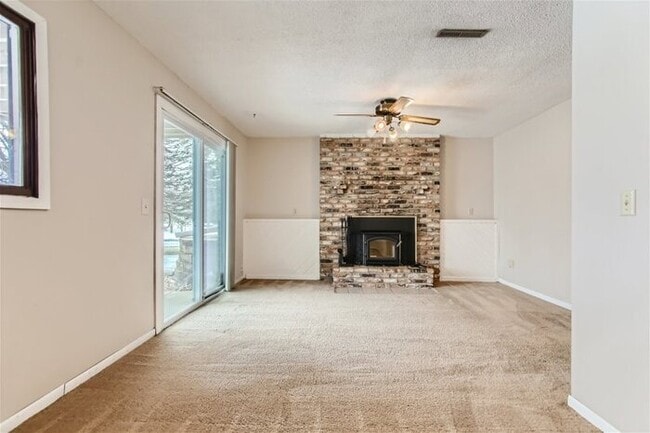 Building Photo - 11136 Xavier Rd, Bloomington, MN 55437