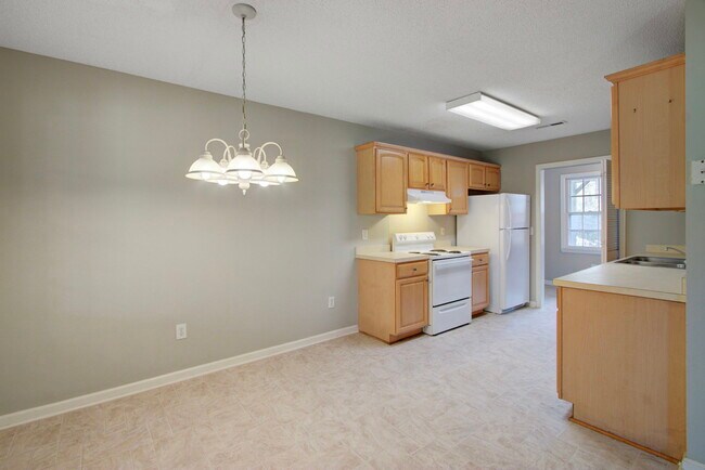 Foto del edificio - 1860 Piper Dr