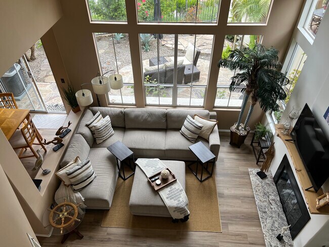 Foto del edificio - 28801 El Adolfo