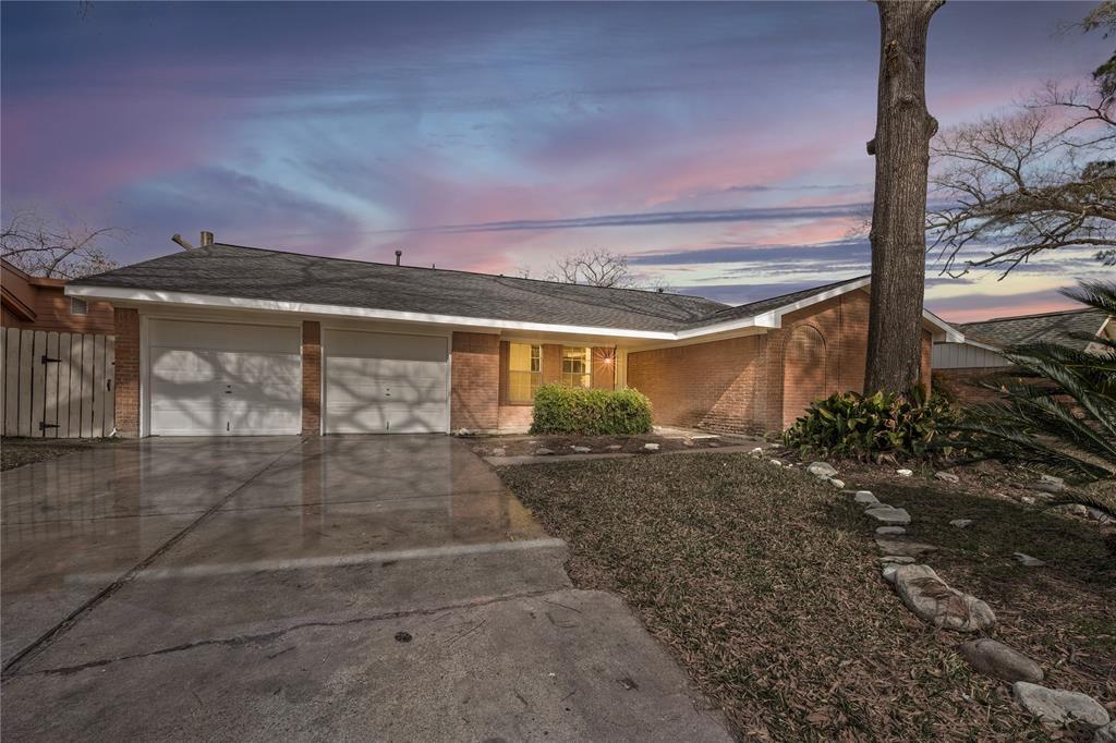 Primary Photo - 14015 Lantern Ln