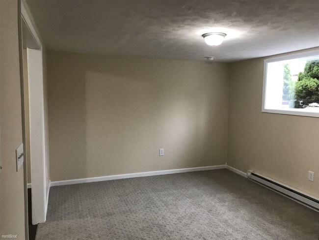 Building Photo - 2 br, 1 bath  - 104 Bennett Ave Apt C