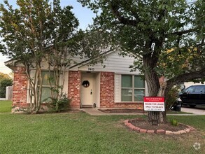 Building Photo - 9403 Bollingbrook Dr