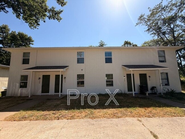 Photo - 504 N Betty Jo Drive House