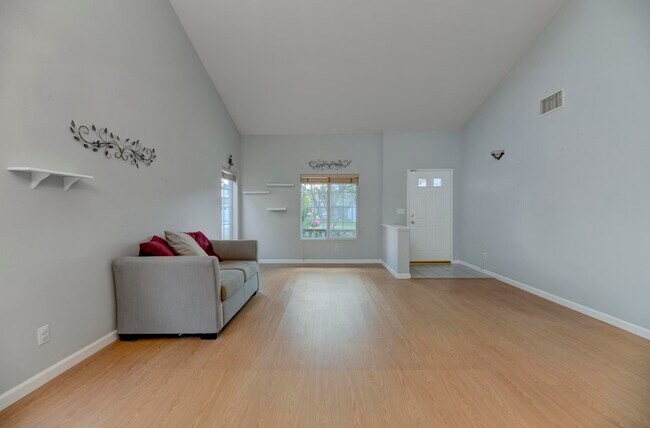 Building Photo - 20339 Ingomar St