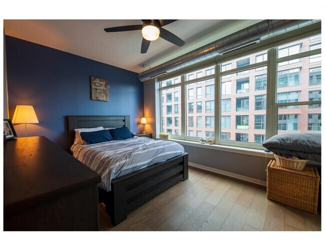 Foto del edificio - 909 W Washington Blvd