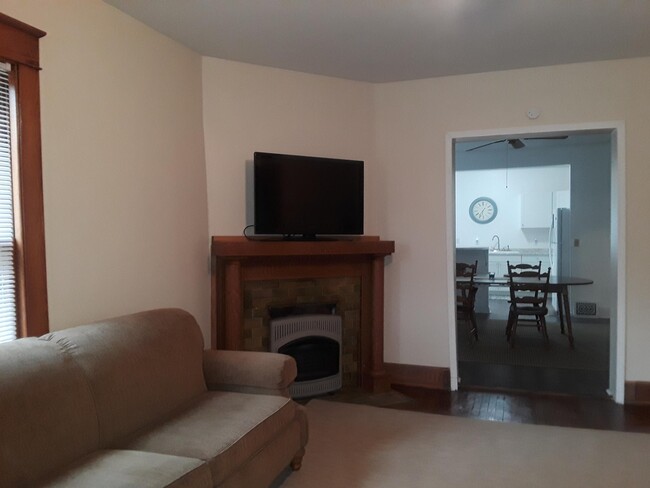 living room/roku tv - 628 E 6th St