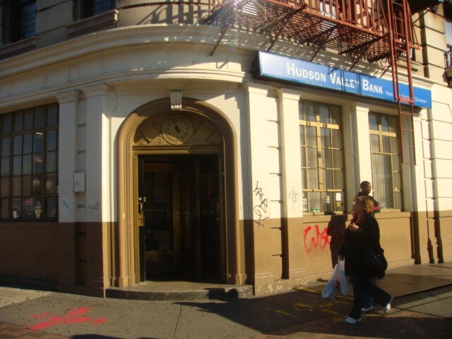 Foto del edificio - Chester Hell