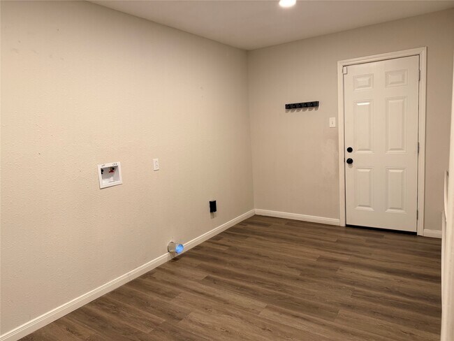 Foto del edificio - 801 Hudler St