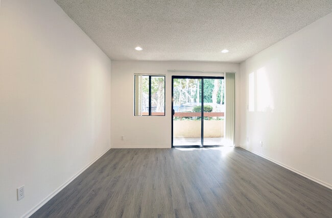 Building Photo - 601 Westholme Ave