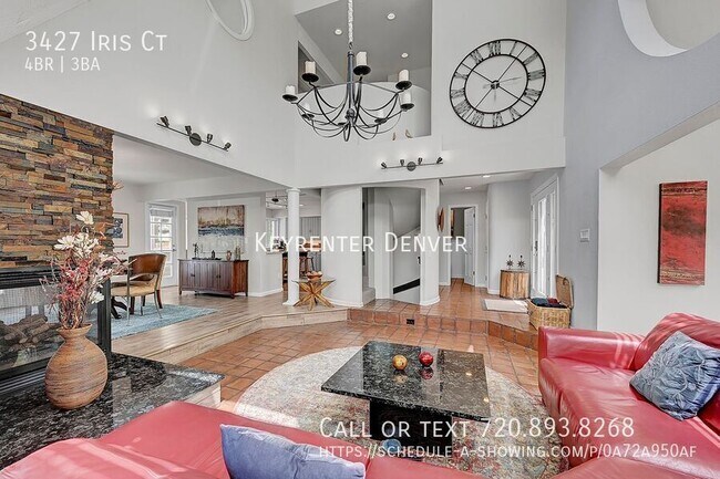 Foto del edificio - 4-Bed Home with Stunning Views, Decks, and...