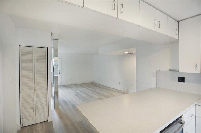 Foto del edificio - 8841 NE 4th Avenue Rd