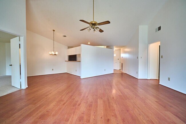 Foto del edificio - 17006 Summer Dawn Pl
