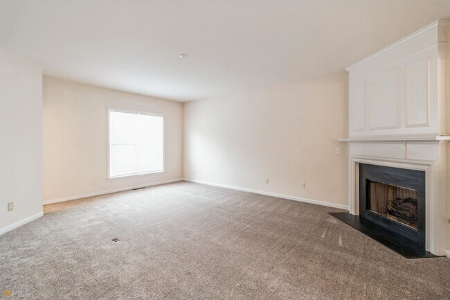Building Photo - 2353 Towneview Ct SE