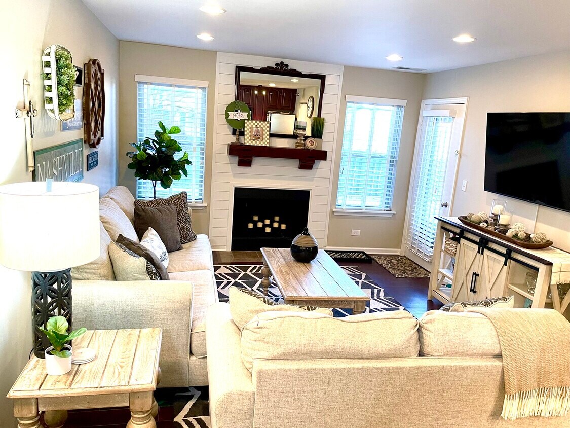 Foto principal - 127 Glengarry Dr