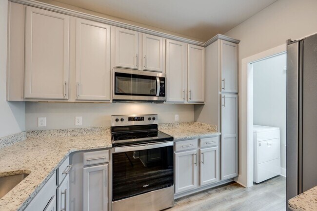 Foto del edificio - 303 E FORGE Ct
