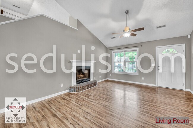 Foto del edificio - 6634 Bent Creek Dr