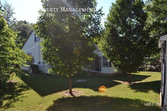 Foto del edificio - 4 Bedroom 2 Full Baths | Pets Ok* | $2,150...