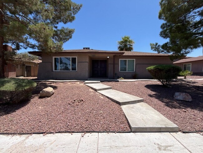 Building Photo - Admire the charm and comfort a beautifully...