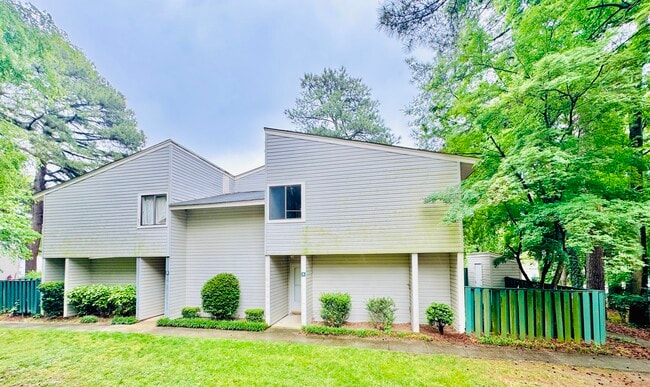 Building Photo - 4717 Walden Pond Dr