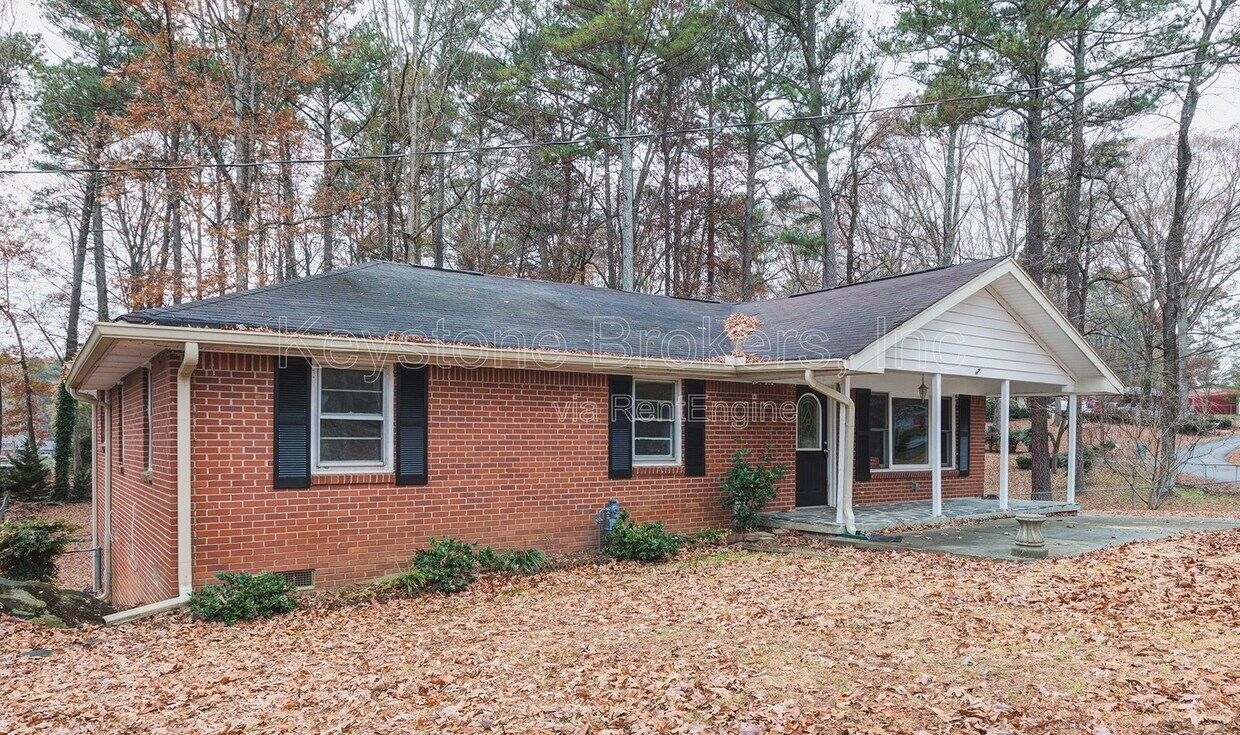Photo - 2213 Davis Road Southwest