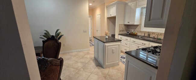 Foto del edificio - 14222 Ashton Ln