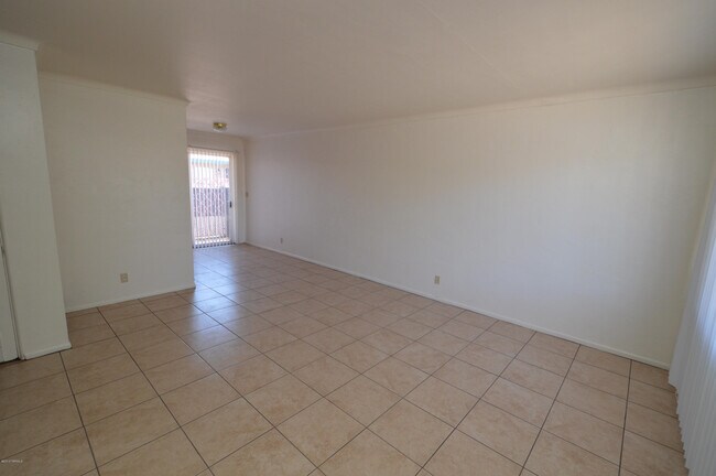 Foto del edificio - 4333 E Bellevue St