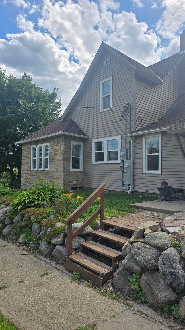 Building Photo - 683 Maryland Ave W