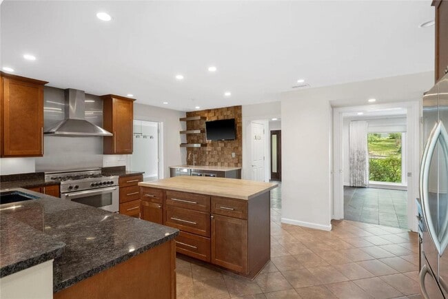 Foto del edificio - 101 Graybridge Rd