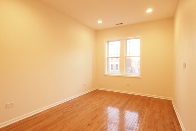 Foto del edificio - 2715 W Thomas St