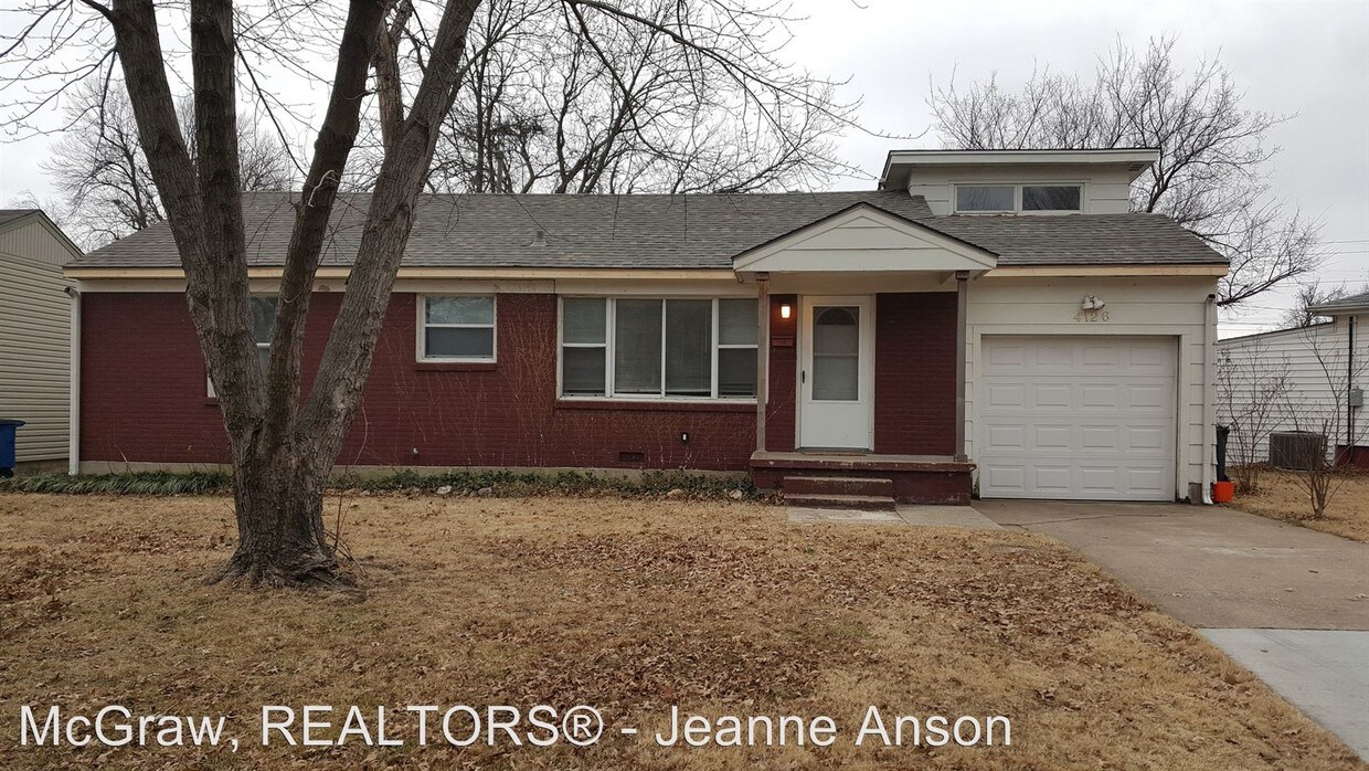 Foto principal - 4126 E 35th Pl