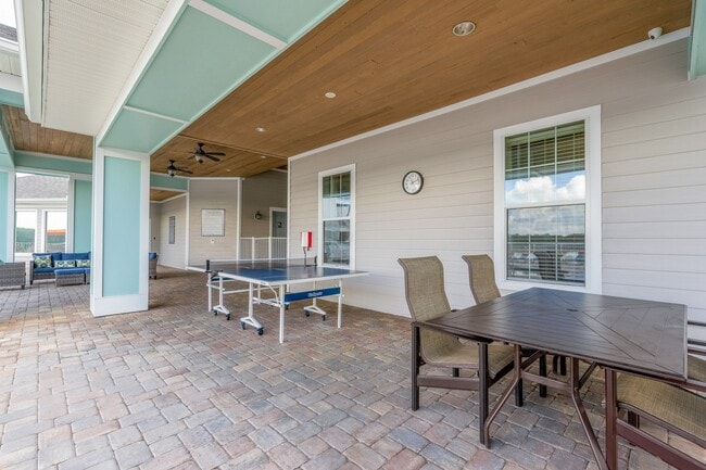 Building Photo - The Ellis