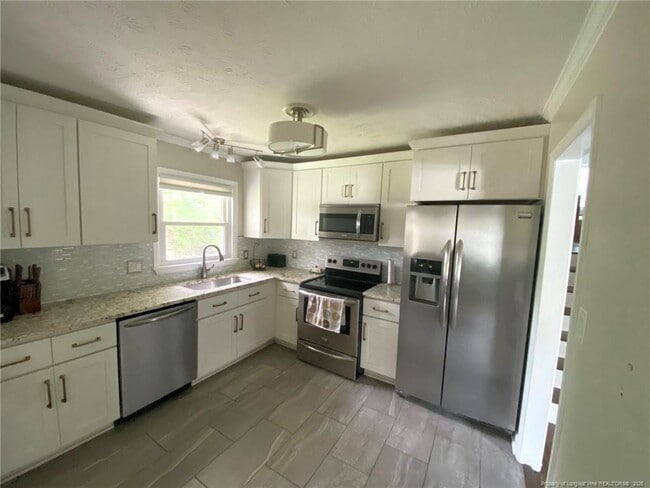 Foto del edificio - 3308 Cranbrook Dr