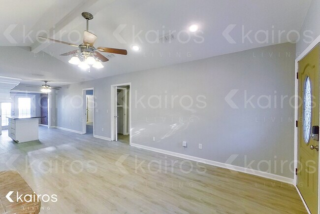 Building Photo - 3807 S Williams St.