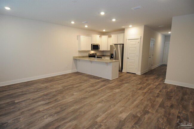 Building Photo - 1535 Iroquois Ct